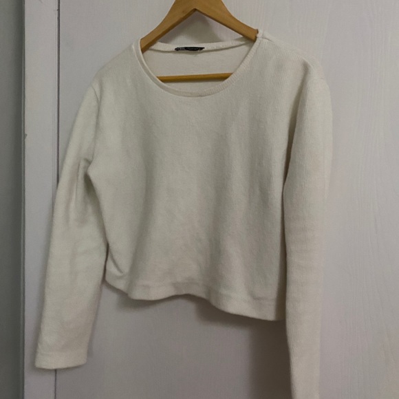 ZARA White Cropped Sweater - Picture 2 of 4